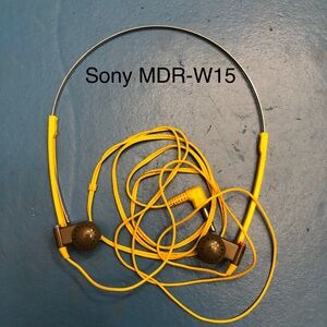 Sony Sports Wired Stereo Dynamic Headphones
Yellow (MDR-W15) -  vintage 1980’s